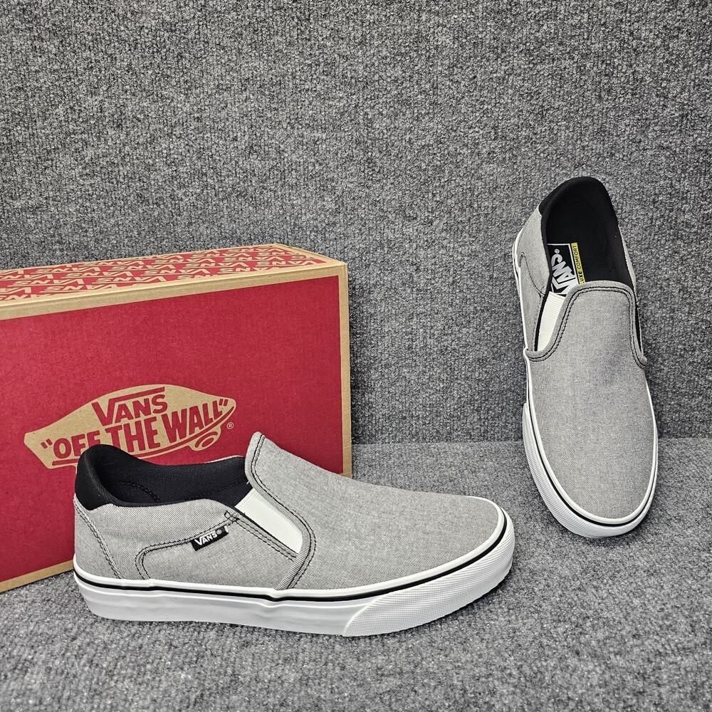 These are Vans Asher Deluxe slip-on sneakers in a grey canvas material 8.5 Men